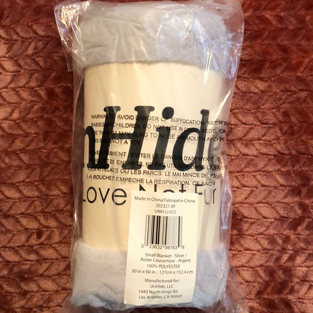 Unhide Lil’ Marshmallow 50x60 Blanket - Silver NEW
